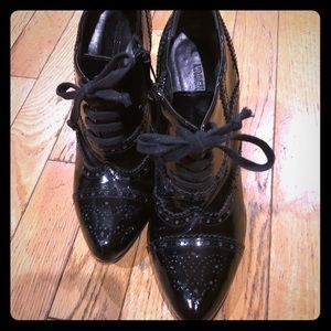 L’AGENCE patent leather wingtip booties